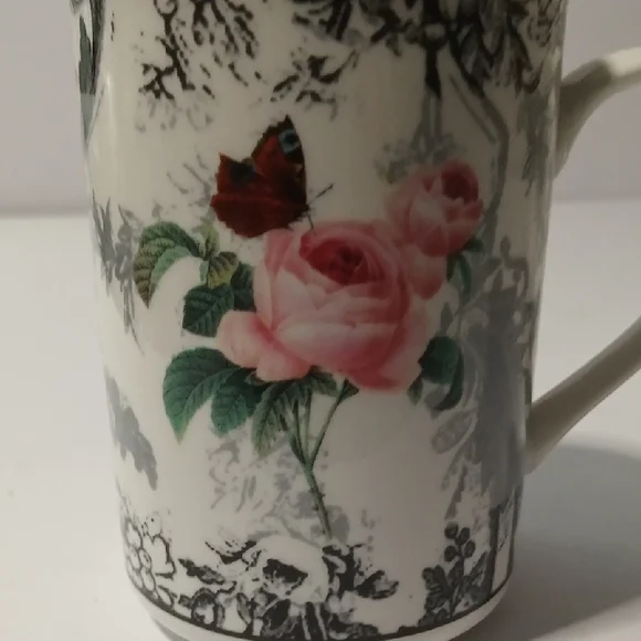 American Altelier Rose Toile Retired Dining Mugs with Classic Design